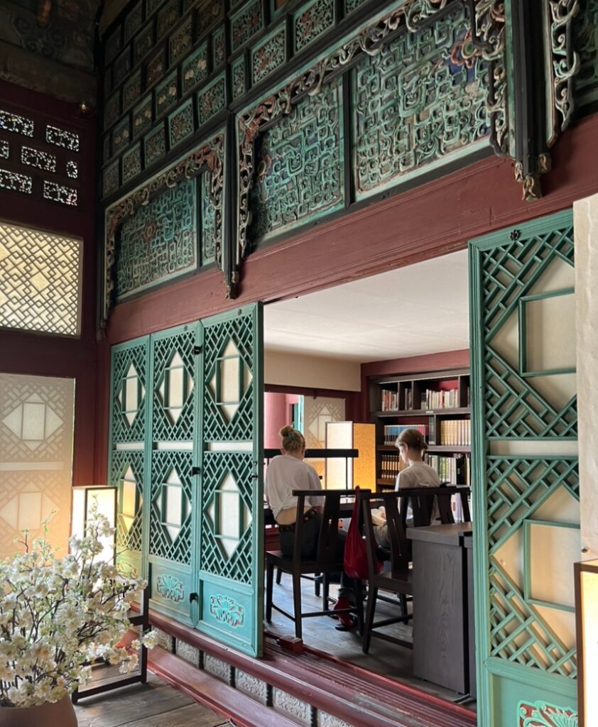 The Perfect Seoul Walking Route: Gyeongbokgung, Gwanghwamun, and Sejong Village 6 Jibokjae Small Library