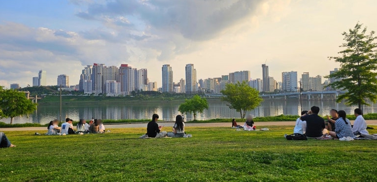 Ttukseom Han River Park