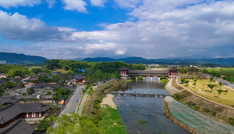 First Time in Gyeongju? Perfect 1 or 2 Day Itinerary + Travel Tips 2026 5 Woljeonggyo Bridge