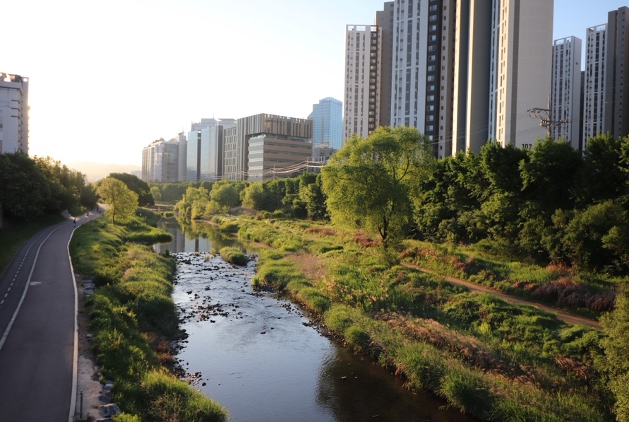 Seoul Day Trips 2026: 10 Best Places to Visit Near Seoul 10 Anyang Art Park