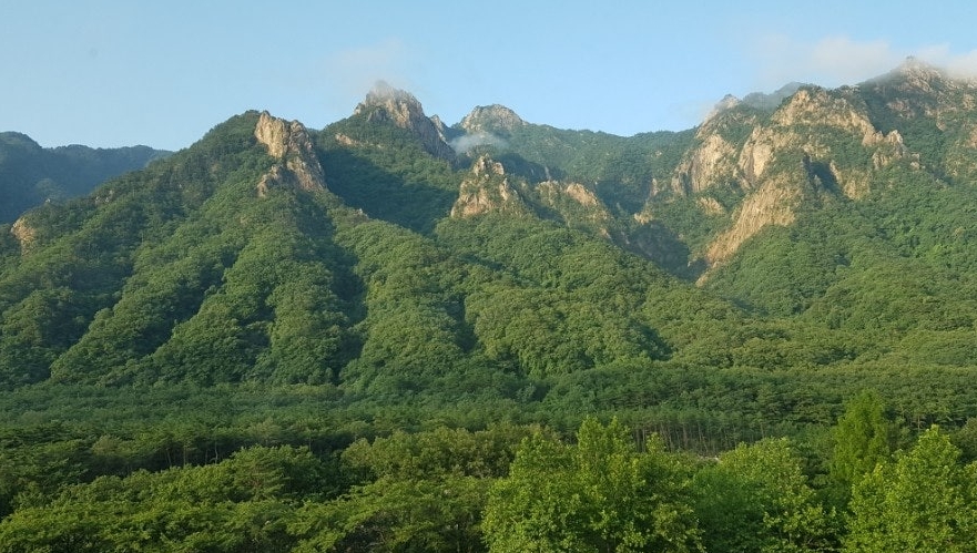 Seoul Day Trips 2026: 10 Best Places to Visit Near Seoul 7 Seoraksan